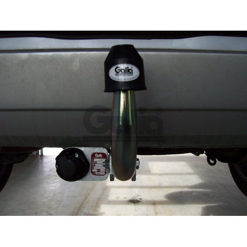 O052C GALIA Полностью оцинкованный фаркоп на Opel Zafira B 2005-2012. Тип шара: C (горизонтальный съемный). Невидимый вырез бампера. Нагрузки: 1500/75 кг, масса фаркопа 18,1 кг