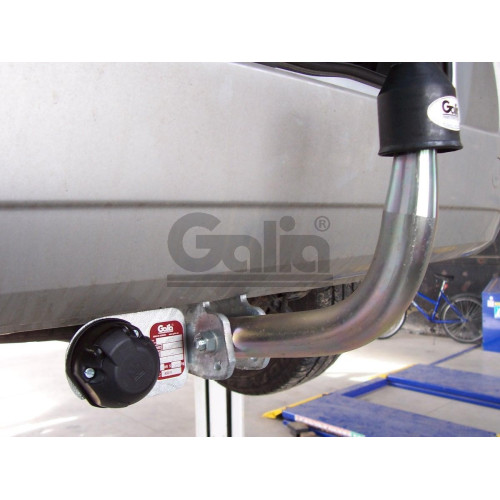 O052C GALIA Полностью оцинкованный фаркоп на Opel Zafira B 2005-2012. Тип шара: C (горизонтальный съемный). Невидимый вырез бампера. Нагрузки: 1500/75 кг, масса фаркопа 18,1 кг