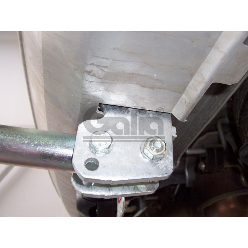 O052C GALIA Полностью оцинкованный фаркоп на Opel Zafira B 2005-2012. Тип шара: C (горизонтальный съемный). Невидимый вырез бампера. Нагрузки: 1500/75 кг, масса фаркопа 18,1 кг