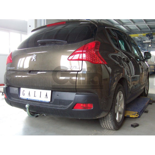 P040C GALIA Полностью оцинкованный фаркоп на Peugeot 3008 2009-2016, кроме Hybrid. Подрозетник убирается за бампер. Тип шара: C (горизонтальный съемный). Установка без снятия и выреза бампера. Нагрузки: 1600/70 кг, масса фаркопа 16,57 кг