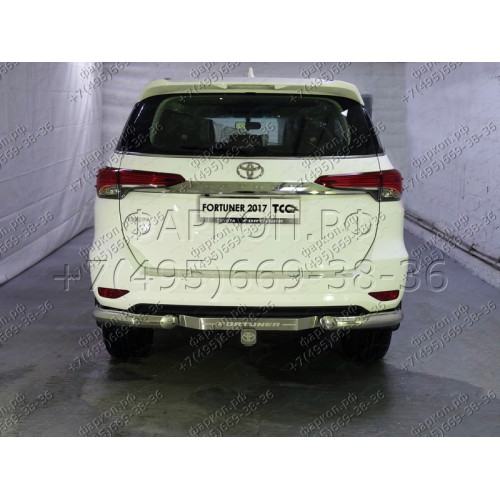 TCU00097 ТСС Фаркоп на Toyota Fortuner 2017- с накладкой с надписью Fortuner. Подрезка ушка крепления бампера. Тип шара: E (шаровый узел под американский квадрат). Нагрузки: 1500/100 кг