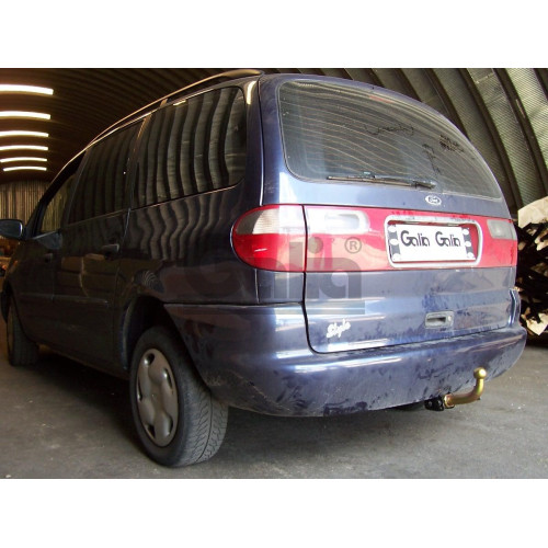F105C GALIA Полностью оцинкованный фаркоп на Ford Galaxy 1995-2000, SEAT Alhambra 1996-2000, Volkswagen Sharan 1995-2000 2WD/4WD. Подрозетник убирается за бампер. Тип шара: C (горизонтальный съемный). Подрезка бампера. Нагрузки: 2000/85 кг, масса фаркопа 