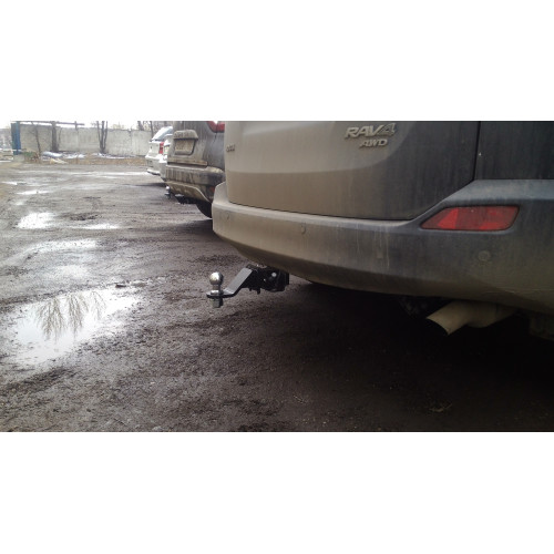 FA 0160-E Бизон Фаркоп на Toyota RAV4 2012-2019. Дорестайлинг без подрезки бампера, рестайлинг с подрезкой бампера. Тип шара: E (легкосъемный шар под квадрат). Нагрузки: 2500/160 кг. Не комплектуется электрикой