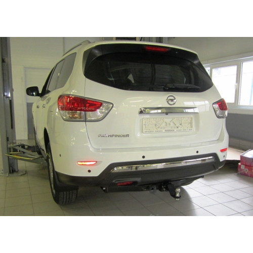 FA 0854-E Бизон Фаркоп на Nissan Pathfinder R52 2014-2021 без подрезки бампера. Тип шара: E (легкосъемный шар под квадрат). Нагрузки: 3200/120 кг. Не комплектуется электрикой