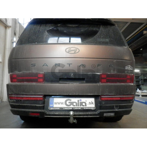 H121A GALIA Полностью оцинкованный фаркоп на Hyundai Santa Fe 2023-. Подрозетник убирается за бампер. Тип шара: A. Невидимый вырез бампера. Нагрузки: 2600/100 кг, масса фаркопа 18,62 кг