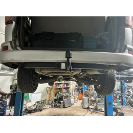 H.T57.A HALTY Фаркоп на Toyota Hiace Regius, Toyota Regius, Toyota Touring Hiace 1997-2002 без подрезки бампера. Тип шара: A. Нагрузки: 750/75 кг, масса фаркопа 12,9 кг