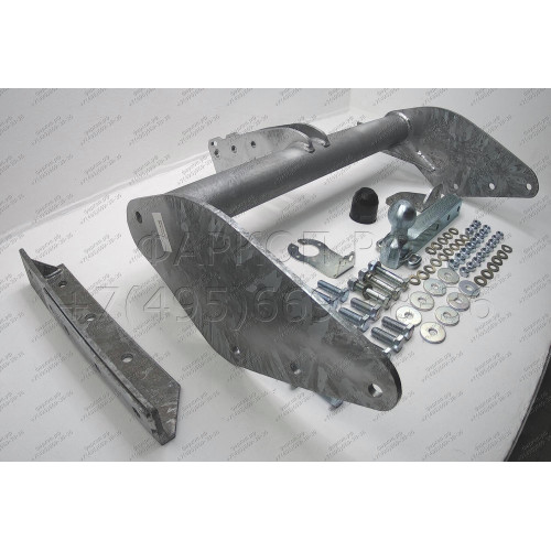 I013A GALIA Полностью оцинкованный фаркоп на Iveco Daily 1999-2014. Особенности: Фургон 65C. Ступенька по всей ширине автомобиля. крепится к боковой и нижней стенкам рамы. Тип шара: FA. Установка без снятия и выреза бампера. Нагрузки: 3500/120 кг, масса ф