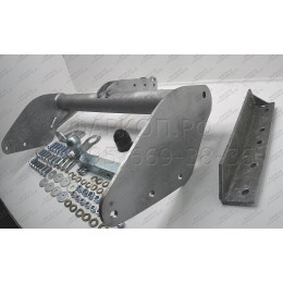 I013A GALIA Полностью оцинкованный фаркоп на Iveco Daily 1999-2014. Особенности: Фургон 65C. Ступенька по всей ширине автомобиля. крепится к боковой и нижне
