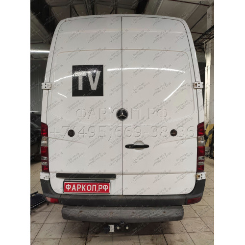 MB 04 AVTOS Фаркоп на Mercedes Sprinter фургон со ступенькой 2006-, Volkswagen Crafter фургон со ступенькой 2006-2017 без подрезки бампера. Тип шара: F. Нагрузки: 2500/100 кг, масса фаркопа 26 кг (без электрики в комплекте)
