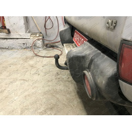 MI 18 AVTOS Фаркоп на Mitsubishi L200 2006-2015 без подрезки бампера. Тип шара: A. Нагрузки: 2500/120 кг, масса фаркопа 34 кг (без электрики в комплекте)
