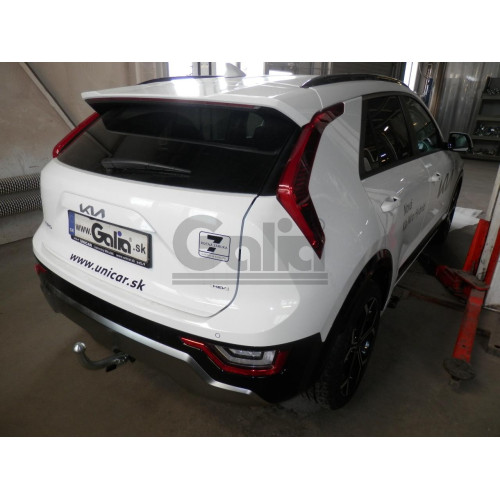 K051C GALIA Полностью оцинкованный фаркоп на Kia Niro 2021-. Тип шара: C (горизонтальный съемный). Невидимый вырез бампера. Нагрузки: 1350/100 кг, масса фаркопа 14,97 кг