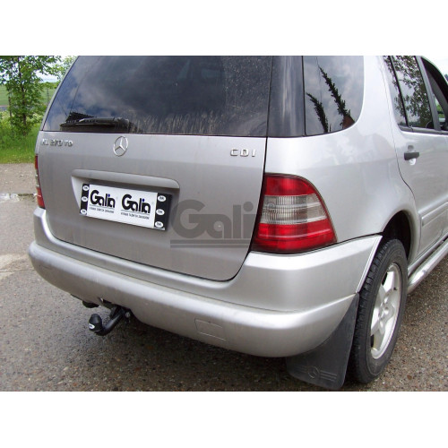 M029A GALIA Полностью оцинкованный фаркоп на Mercedes M-Class w163 1998-2005 (запасное колесо под бампером). Подрозетник убирается за бампер. Тип шара: F. Без выреза бампера. Нагрузки: 3500/140 кг, масса фаркопа 13 кг