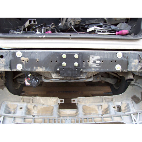 M029A GALIA Полностью оцинкованный фаркоп на Mercedes M-Class w163 1998-2005 (запасное колесо под бампером). Подрозетник убирается за бампер. Тип шара: F. Без выреза бампера. Нагрузки: 3500/140 кг, масса фаркопа 13 кг