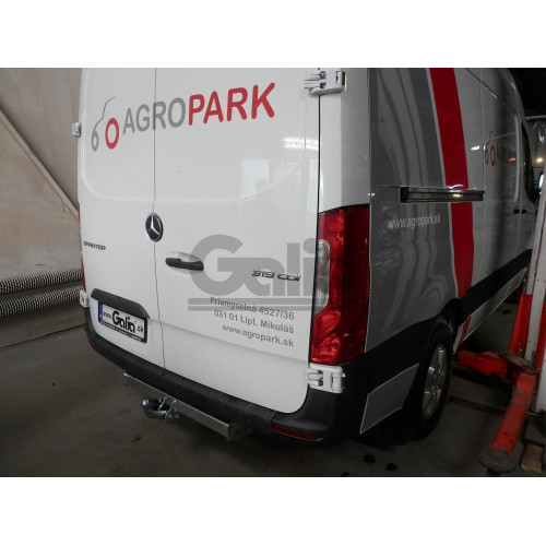 M118C GALIA Полностью оцинкованный фаркоп на Mercedes Sprinter 2006-2019, 2019- для моделей любой длины, без ступеньки, Volkswagen Crafter 2006-2017 для моделей любой длины, без ступеньки. Тип шара: C (горизонтальный съемный). Установка без снятия и вырез