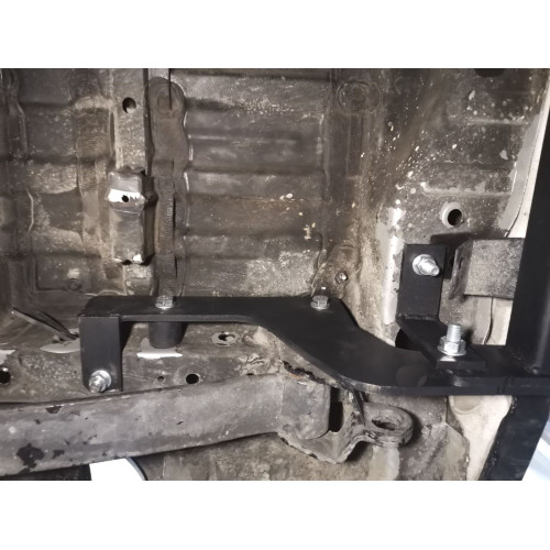 H.N26.A HALTY Фаркоп на Nissan NV200 2009- без подрезки бампера. Тип шара: A. Нагрузки: 1100/75 кг, масса фаркопа 17,5 кг