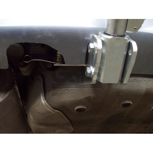 O054C GALIA Полностью оцинкованный фаркоп на Opel Corsa C 2000-2006. Особенности: Номерной знак на заднем бампере. Подрозетник убирается за бампер. Тип шара: C (горизонтальный съемный). Невидимый вырез бампера. Нагрузки: 1200/50 кг, масса фаркопа 16,27 кг