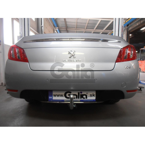 P043C GALIA Полностью оцинкованный фаркоп на Peugeot 508 седан, кроме GT 2011-2019. Подрозетник убирается за бампер. Тип шара: C (горизонтальный съемный). Невидимый вырез бампера. Нагрузки: 1900/75 кг, масса фаркопа 23,57 кг