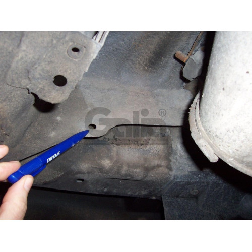R016A GALIA Полностью оцинкованный фаркоп на Renault Scenic I 1996-2003. Тип шара: A. Установка без снятия и выреза бампера. Нагрузки: 1350/75 кг, масса фаркопа 12,52 кг