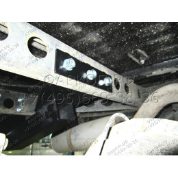 FA 0644-E Бизон Фаркоп на UAZ Hunter 2001- без подрезки бампера. Тип шара: E (легкосъемный шар под квадрат). Нагрузки: 3000/120 кг. Не комплектуется электрико