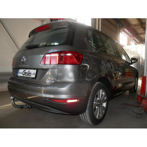 V075C GALIA Полностью оцинкованный фаркоп на Volkswagen Golf VII Sportsvan дорестайлинг 2014-2018. Подрозетник убирается за бампер. Тип шара: C (горизонтальный съемный). Невидимый вырез бампера. Нагрузки: 2000/80 кг, масса фаркопа 16,35 кг