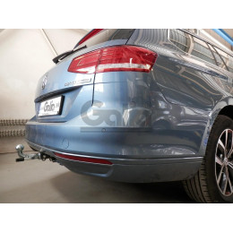 V081V GALIA Полностью оцинкованный фаркоп на Volkswagen Passat B8 седан/универсал 08/2014-2023, в т.ч. Alltrack B8 2015-2023, Skoda Superb 3 седан/универсал 03/2015-2024. Подрозетник 