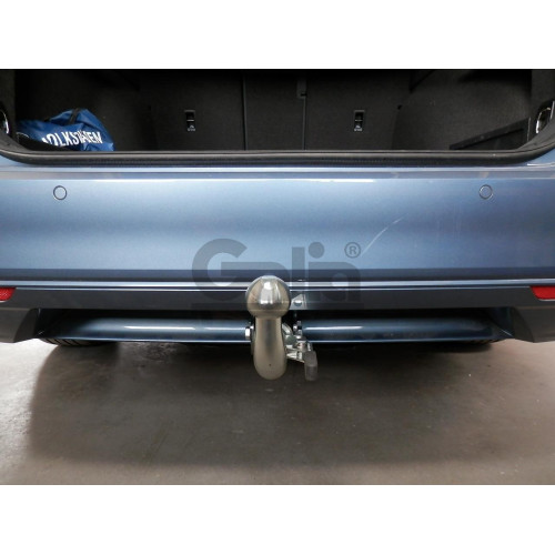V081V GALIA Полностью оцинкованный фаркоп на Volkswagen Passat B8 седан/универсал 08/2014-2023, в т.ч. Alltrack B8 2015-2023, Skoda Superb 3 седан/универсал 03/2015-2024. Подрозетник убирается за бампер. Тип шара: AV (вертикальное быстросъемное крепление 