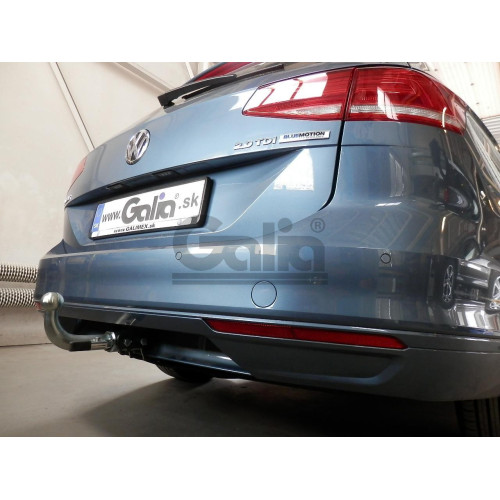 V081V GALIA Полностью оцинкованный фаркоп на Volkswagen Passat B8 седан/универсал 08/2014-2023, в т.ч. Alltrack B8 2015-2023, Skoda Superb 3 седан/универсал 03/2015-2024. Подрозетник убирается за бампер. Тип шара: AV (вертикальное быстросъемное крепление 