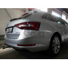 V081V GALIA Полностью оцинкованный фаркоп на Volkswagen Passat B8 седан/универсал 08/2014-2023, в т.ч. Alltrack B8 2015-2023, Skoda Superb 3 седан/универсал 03/2015-2024. Подрозетник убирается за бампер. Тип шара: AV (вертикальное быстросъемное крепление 
