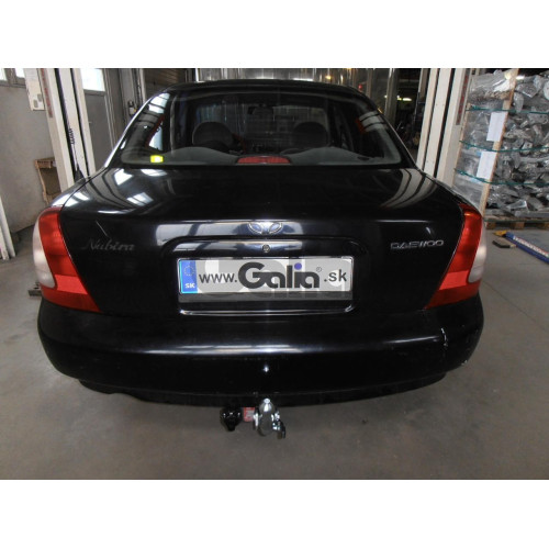 D014C GALIA Полностью оцинкованный фаркоп на Daewoo Nubira седан 1997-2003. Тип шара: C (горизонтальный съемный). Невидимый вырез бампера. Нагрузки: 1200/75 кг, масса фаркопа 17,1 кг