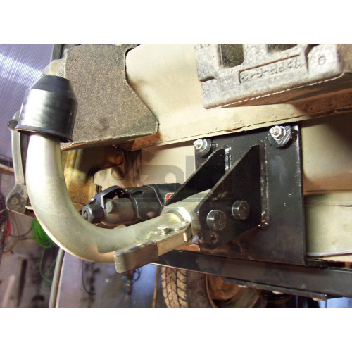 F009C GALIA Полностью оцинкованный фаркоп на FIAT Marea универсал 1995-2003. Тип шара: C (горизонтальный съемный). Без выреза бампера. Нагрузки: 1400/70 кг, масса фаркопа 24,6 кг