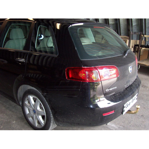 F094C GALIA Полностью оцинкованный фаркоп на FIAT Croma универсал 2005-2011. Подрозетник убирается за бампер. Тип шара: C (горизонтальный съемный). Невидимый вырез бампера. Нагрузки: 1500/70 кг, масса фаркопа 18,97 кг