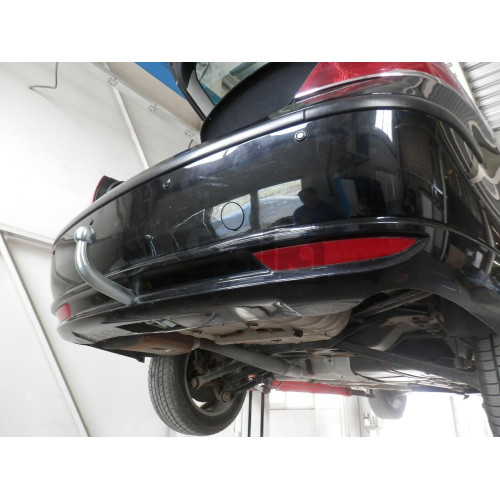 F097A GALIA Полностью оцинкованный фаркоп на Ford Mondeo седан/хетчбек 2000-2006. Подрозетник убирается за бампер. Тип шара: A. Невидимый вырез бампера. Нагрузки: 1800/75 кг, масса фаркопа 17,01 кг