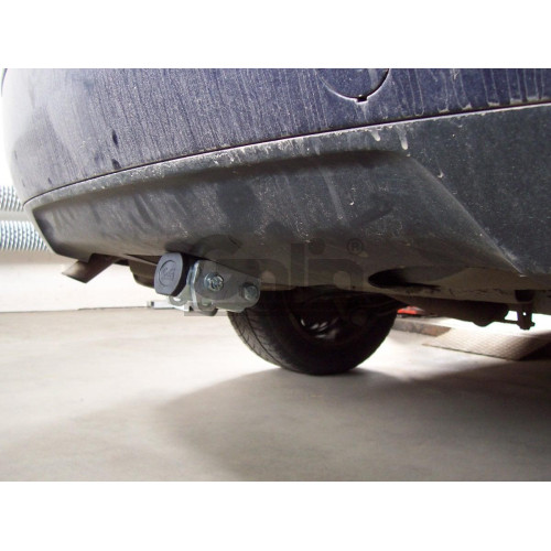 F097A GALIA Полностью оцинкованный фаркоп на Ford Mondeo седан/хетчбек 2000-2006. Подрозетник убирается за бампер. Тип шара: A. Невидимый вырез бампера. Нагрузки: 1800/75 кг, масса фаркопа 17,01 кг