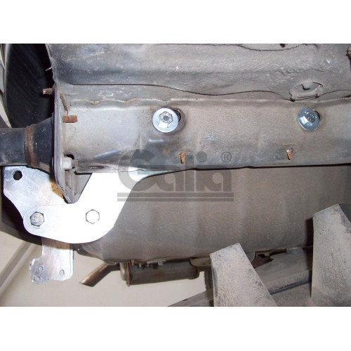 F097A GALIA Полностью оцинкованный фаркоп на Ford Mondeo седан/хетчбек 2000-2006. Подрозетник убирается за бампер. Тип шара: A. Невидимый вырез бампера. Нагрузки: 1800/75 кг, масса фаркопа 17,01 кг