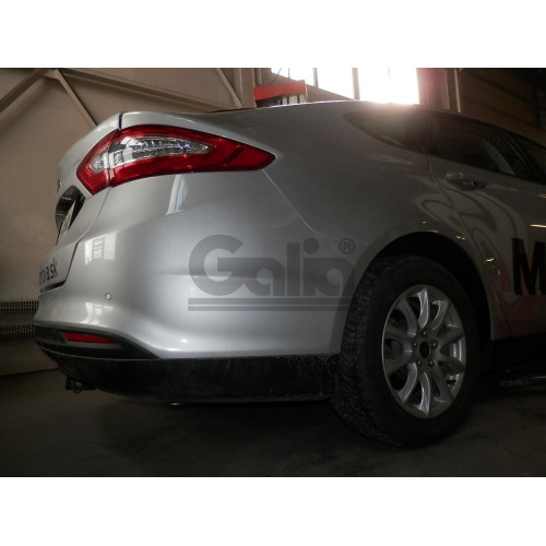 F130C GALIA Полностью оцинкованный фаркоп на Ford Mondeo седан/лифтбек/универсал 2014-2019. Подрозетник убирается за бампер. Тип шара: C (горизонтальный съемный). Невидимый вырез бампера. Нагрузки: 2500/100 кг, масса фаркопа 21,17 кг