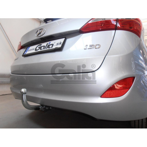 H088C GALIA Полностью оцинкованный фаркоп на Hyundai i30 универсал 2012-2017, Kia Ceed универсал 2012-2018. Подрозетник убирается за бампер. Тип шара: C (горизонтальный съемный). Невидимый вырез бампера. Нагрузки: 1500/80 кг, масса фаркопа 16,97 кг