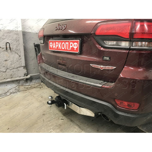 JGC-13-991124.00 PT GROUP Фаркоп с нержавеющей накладкой на Jeep Grand Cherokee IV WK2 2014-2021 без подрезки бампера. Тип шара: E (легкосъемный шар под квадрат). Нагрузки: 3500/150 кг, масса фаркопа 21,3 кг (без электрики в комплекте)