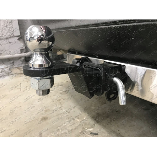 JGC-13-991124.00 PT GROUP Фаркоп с нержавеющей накладкой на Jeep Grand Cherokee IV WK2 2014-2021 без подрезки бампера. Тип шара: E (легкосъемный шар под квадрат). Нагрузки: 3500/150 кг, масса фаркопа 21,3 кг (без электрики в комплекте)
