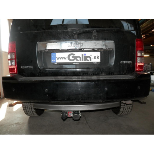 J009C GALIA Полностью оцинкованный фаркоп на Jeep Cherokee 2007-2013, Dodge Nitro 2007-2012. Тип шара: C (горизонтальный съемный). Установка без снятия и выреза бампера. Нагрузки: 3500/150 кг, масса фаркопа 20,57 кг