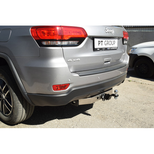 JGC-13-991124.00 PT GROUP Фаркоп с нержавеющей накладкой на Jeep Grand Cherokee IV WK2 2014-2021 без подрезки бампера. Тип шара: E (легкосъемный шар под квадрат). Нагрузки: 3500/150 кг, масса фаркопа 21,3 кг (без электрики в комплекте)