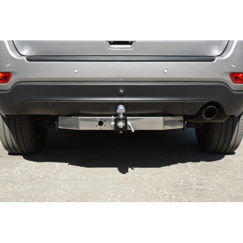 JGC-13-991124.00 PT GROUP Фаркоп с нержавеющей накладкой на Jeep Grand Cherokee IV WK2 2014-2021 без подрезки бампера. Тип шара: E (легкосъемный шар под квадрат). Нагрузки: 3500/150 кг, масса фаркопа 21,3 кг (без электрики в комплекте)