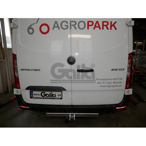 M118A GALIA Полностью оцинкованный фаркоп на Mercedes Sprinter 2006-2019, 2019- для моделей любой длины, без ступеньки, Volkswagen Crafter 2006-2017 для моделей любой длины, без ступеньки. Тип шара: A. Установка без снятия и выреза бампера. Нагрузки: 3500