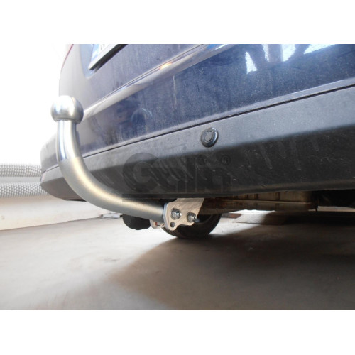 O049C GALIA Полностью оцинкованный фаркоп на Opel Vectra C универсал 2002-2008. Тип шара: C (горизонтальный съемный). Установка без снятия и выреза бампера. Нагрузки: 1700/85 кг, масса фаркопа 21,77 кг