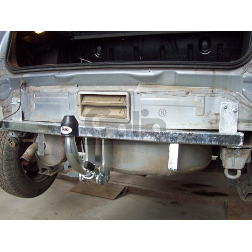 O054A GALIA Полностью оцинкованный фаркоп на Opel Corsa C 2000-2006. Особенности: Номерной знак на заднем бампере. Подрозетник убирается за бампер. Тип шара: A. Невидимый вырез бампера. Нагрузки: 1200/50 кг, масса фаркопа 14,92 кг