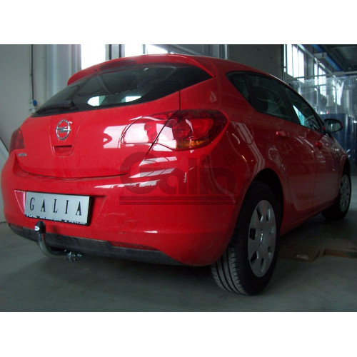 O058C GALIA Полностью оцинкованный фаркоп на Opel Astra J хетчбек 5 дверей 2009-2015. Подрозетник убирается за бампер. Тип шара: C (горизонтальный съемный). Невидимый вырез бампера. Нагрузки: 1600/75 кг, масса фаркопа 17,37 кг