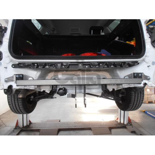 O061C GALIA Полностью оцинкованный фаркоп на Opel Astra J седан/универсал 2009-2015. Подрозетник убирается за бампер. Тип шара: C (горизонтальный съемный). Невидимый вырез бампера. Нагрузки: 1600/75 кг, масса фаркопа 17,37 кг