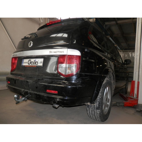S109C GALIA Полностью оцинкованный фаркоп на Ssang Yong Rexton 2 2006-2012, Rexton W 2012-2017. Тип шара: C (горизонтальный съемный). Невидимый вырез бампера. Нагрузки: 3500/140 кг, масса фаркопа 19,87 кг
