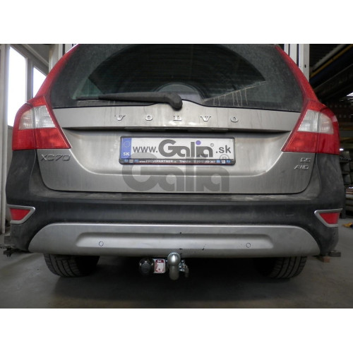 V084C GALIA Полностью оцинкованный фаркоп на Volvo XC70 2007-2016. Тип шара: C (горизонтальный съемный). Невидимый вырез бампера. Нагрузки: 2100/90 кг, масса фаркопа 19,57 кг
