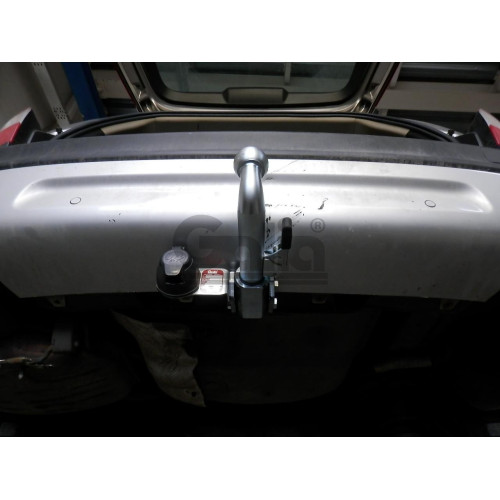 V084C GALIA Полностью оцинкованный фаркоп на Volvo XC70 2007-2016. Тип шара: C (горизонтальный съемный). Невидимый вырез бампера. Нагрузки: 2100/90 кг, масса фаркопа 19,57 кг