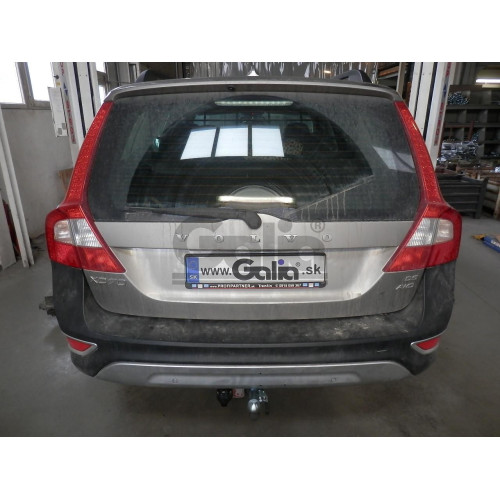 V084C GALIA Полностью оцинкованный фаркоп на Volvo XC70 2007-2016. Тип шара: C (горизонтальный съемный). Невидимый вырез бампера. Нагрузки: 2100/90 кг, масса фаркопа 19,57 кг